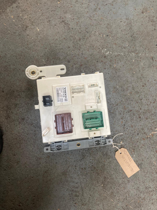 VOLVO XC40 XC60 XC90 S60 V60 V90 CEM CENTRAL ELECTRONIC MODULE ECU 32217422