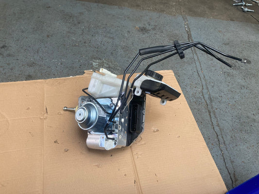 Volvo XC40 XC60 XC90 S60 V90 Brake Servo ABS Pump Module 32281728