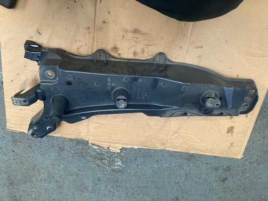 VOLVO XC90 MK2 Right Front Fender Bracket Mount 31391778 2016-2025 Used