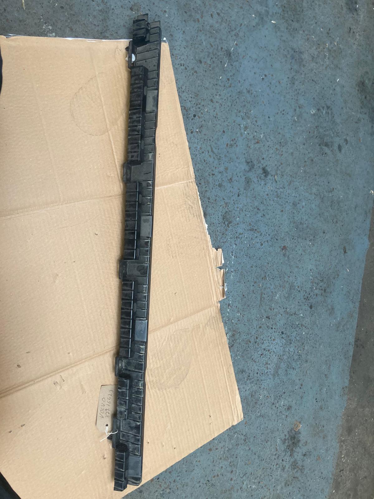 Volvo XC90 MK2 / 2015-2025 Rear Left Rocker / Side Skirt Bracket 32216525