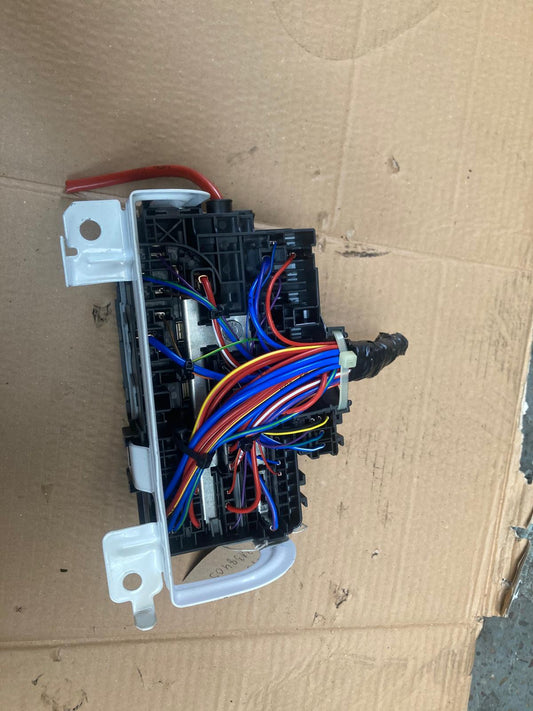 Volvo Fuse Box / Relay Module 31384034 – Fits XC60 XC90 S90 V90 / Genuine / Used