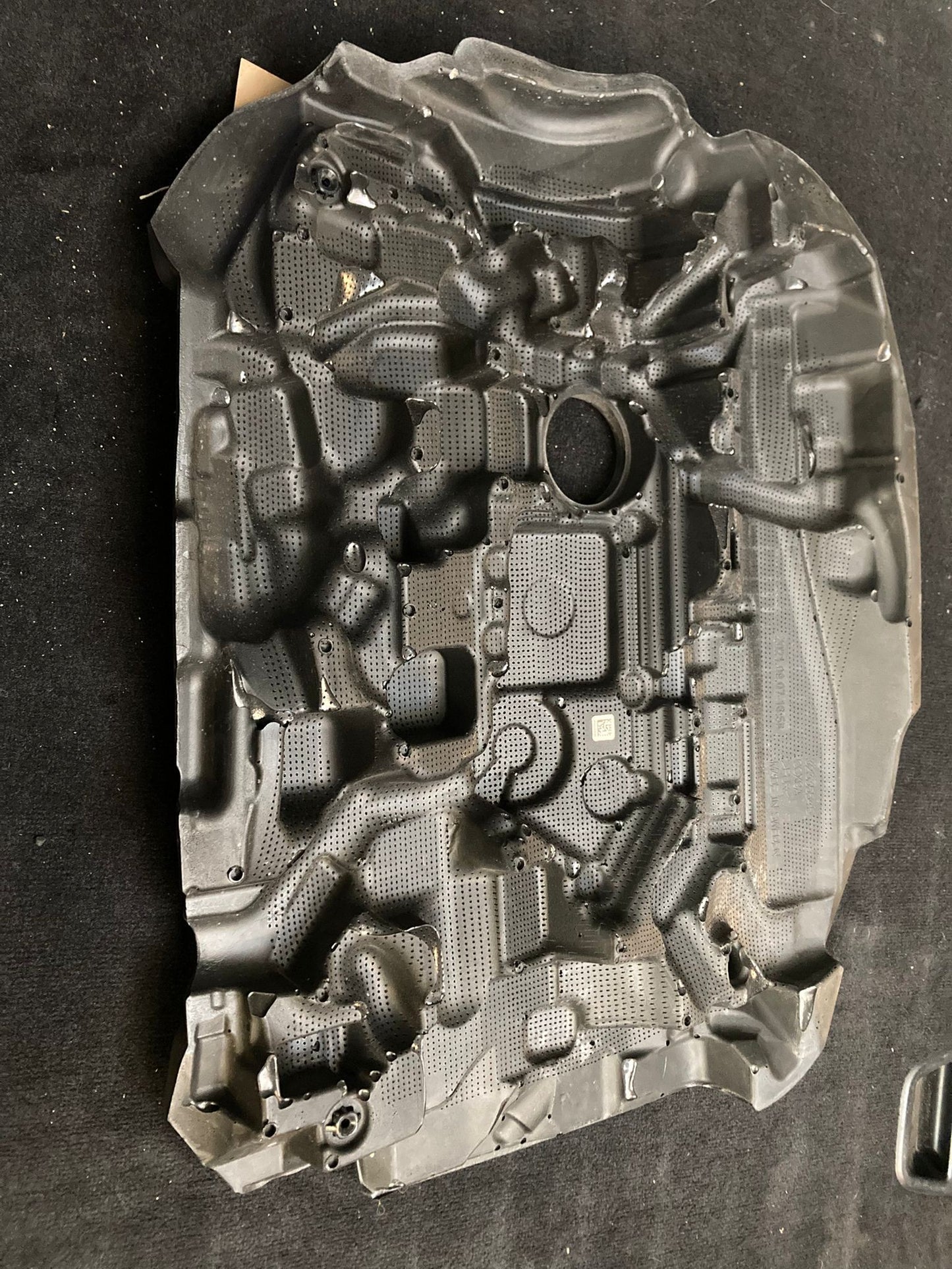 Volvo XC60 MK2 Engine Casing Cover 32335545