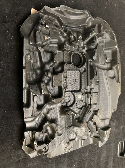 Volvo XC60 MK2 Engine Casing Cover 32335545