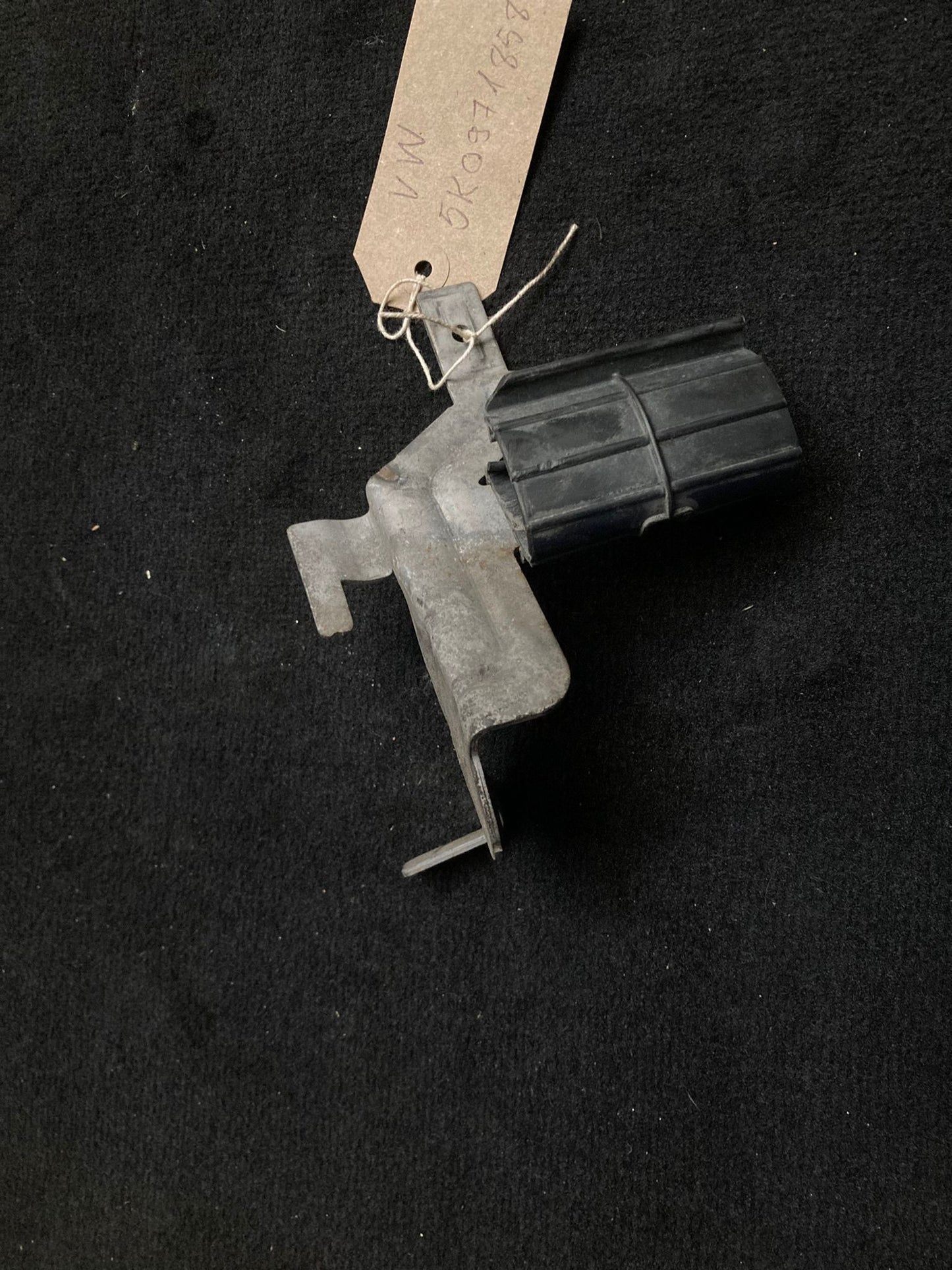 VW Golf MK6 MK7 Starter Motor Retaining Bracket 5K0971858 Used