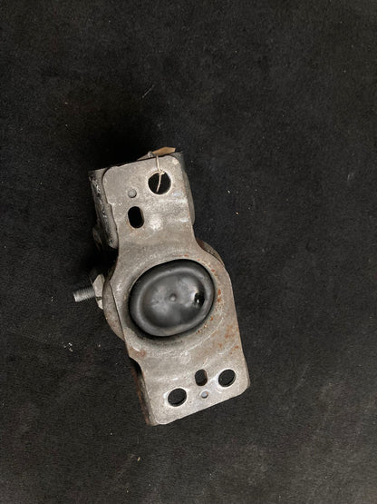 RENAULT 8200281186 Engine Mount Bracket Right Hand for Clio III Modus