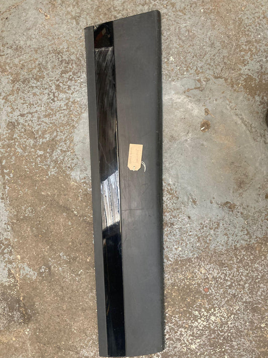 RANGE ROVER VELAR L560 Front Left Door Lower Moulding Trim J8A2-21065-B