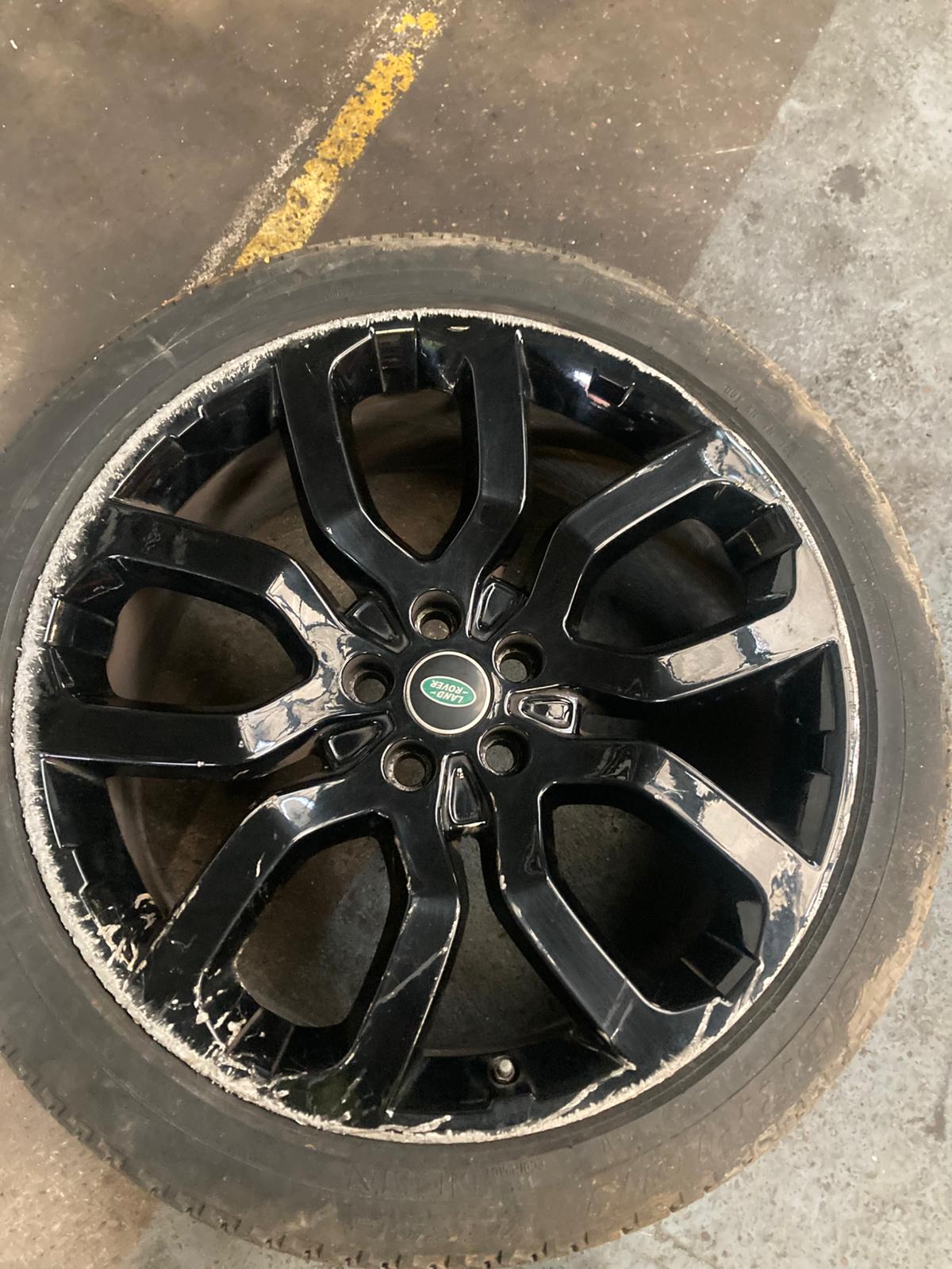 Land Rover Range Rover Sport 22" Gloss Black Alloy Wheel 5004 - 275/40 R22