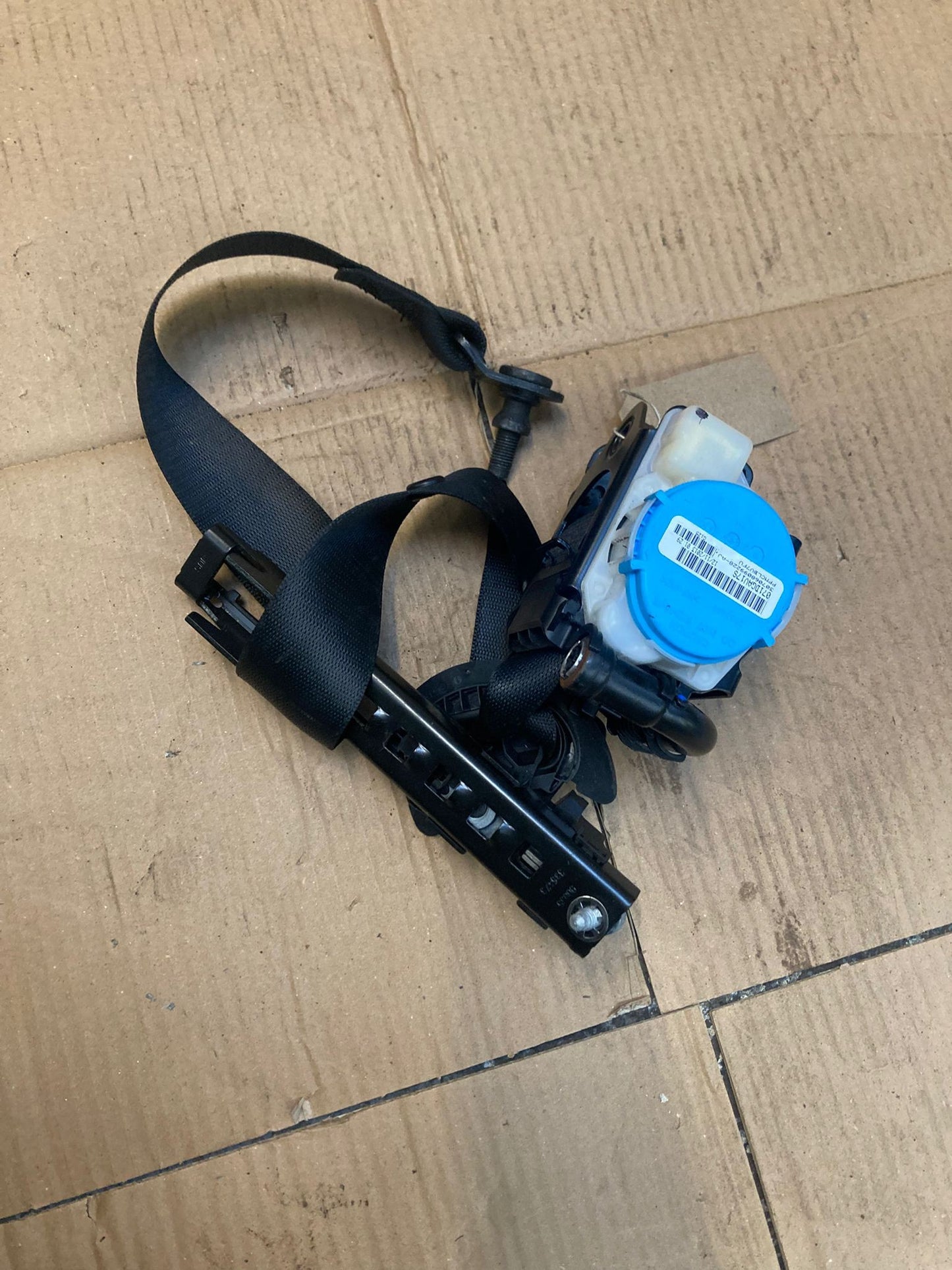 MERCEDES C CLA A Class W176 W117 RIGHT FRONT SEAT BELT STALK BUCKLE 0589P1000220