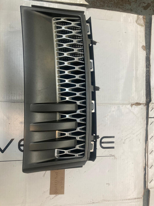 Range Rover Sport L320/L322 2010-2013 Black & Silver Side Fender Vent Grill