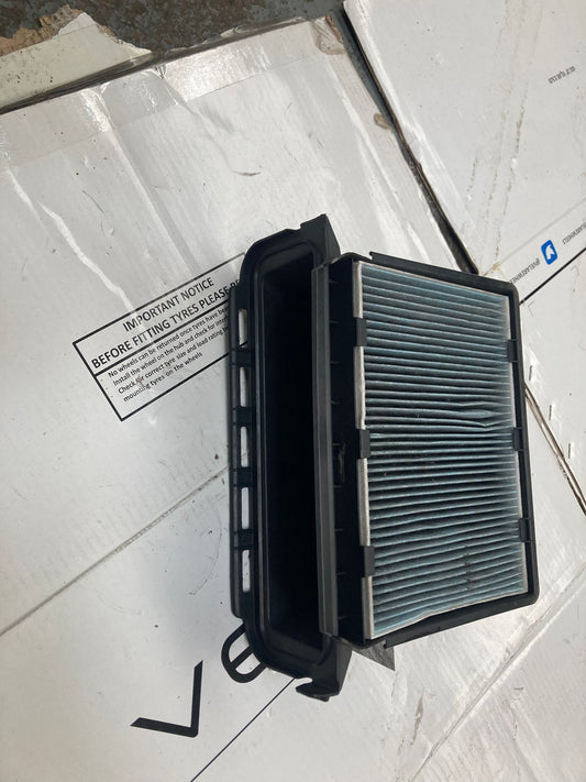 MERCEDES C-CLASS W205 CABIN AIR FILTER HOUSING COVER A2058308802