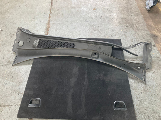 Volvo XC90 II Windscreen Wiper Trim Scuttle Panel 2015-2023 31385836