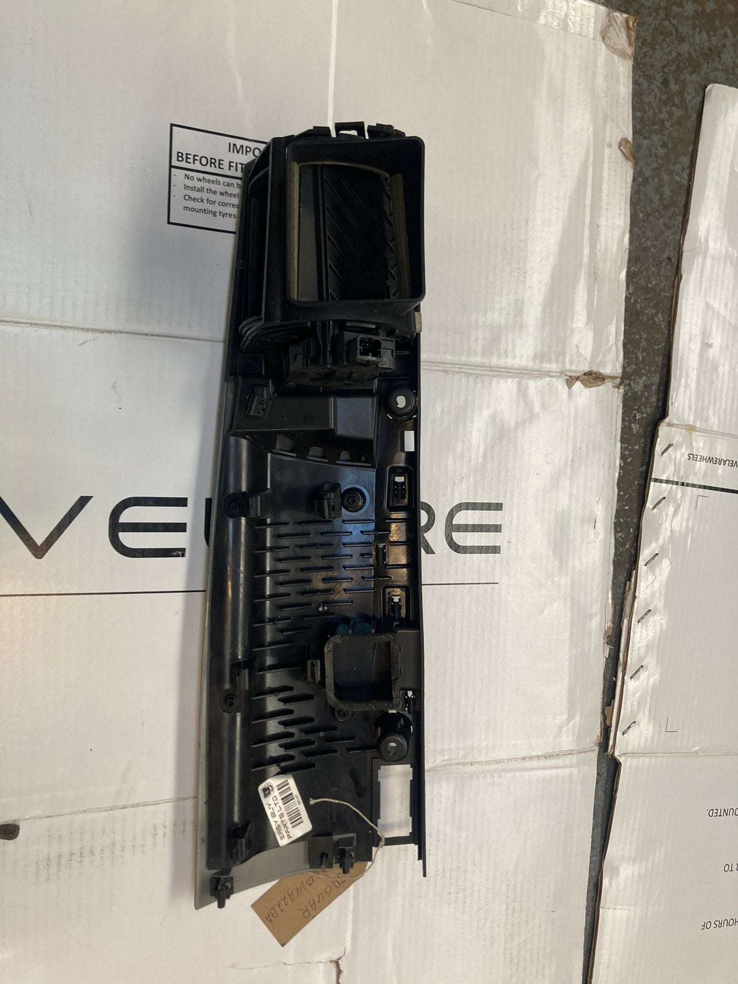 Jaguar XF X250 Dashboard Trim Panel with Passenger Air Vent