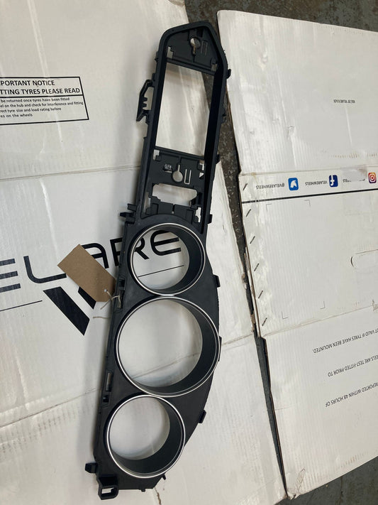 Mercedes-Benz C-Class W204 Instrument Cluster Speedometer Dash Trim A2046890339