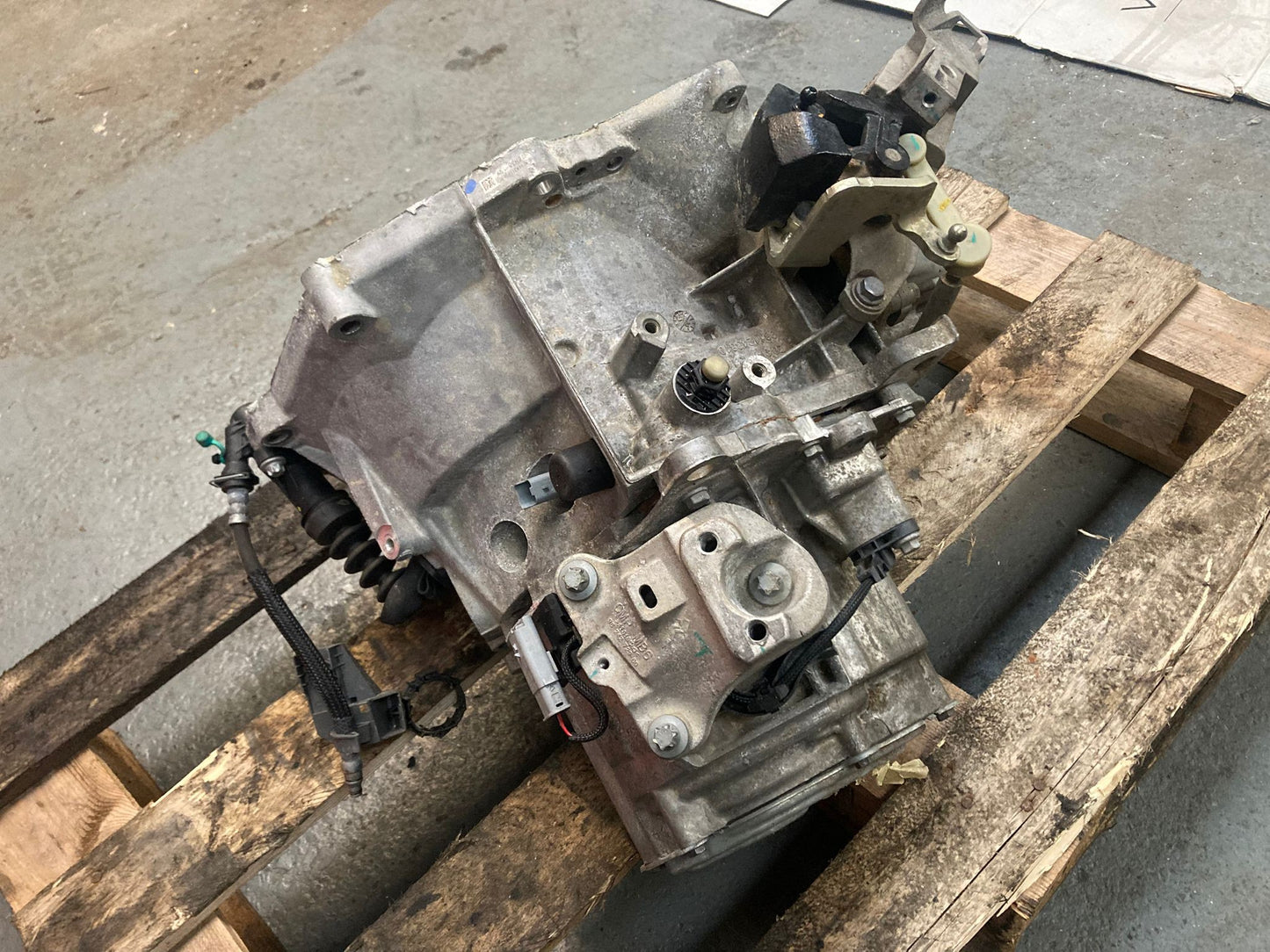 VAUXHALL ASTRA CORSA MOKKA 1.2 PETROL 6 SPEED MANUAL GEARBOX 9811243810