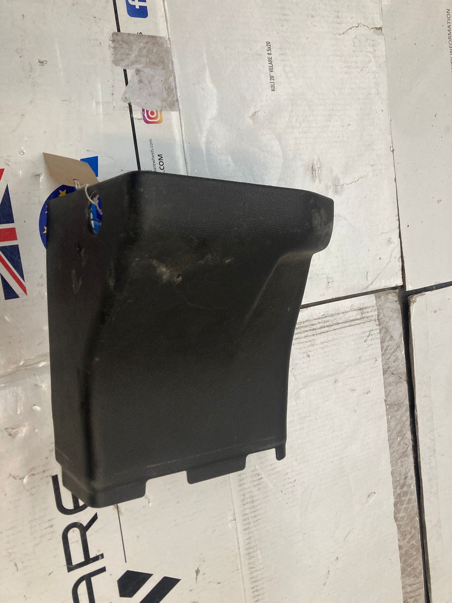 FORD TRANSIT CUSTOM (14-ON) Right Side Lower B-Pillar Trim Cover Panel