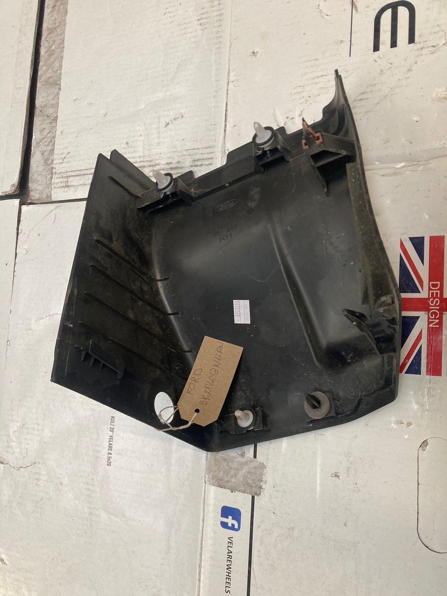 FORD TRANSIT CUSTOM (14-ON) Right Side Lower B-Pillar Trim Cover Panel