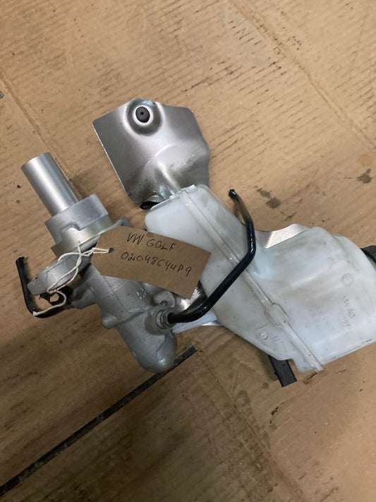 VW GOLF MK8 TSI BRAKE MASTER CYLINDER & RESERVOIR GENUINE 19-24 02048644P9 AN AG
