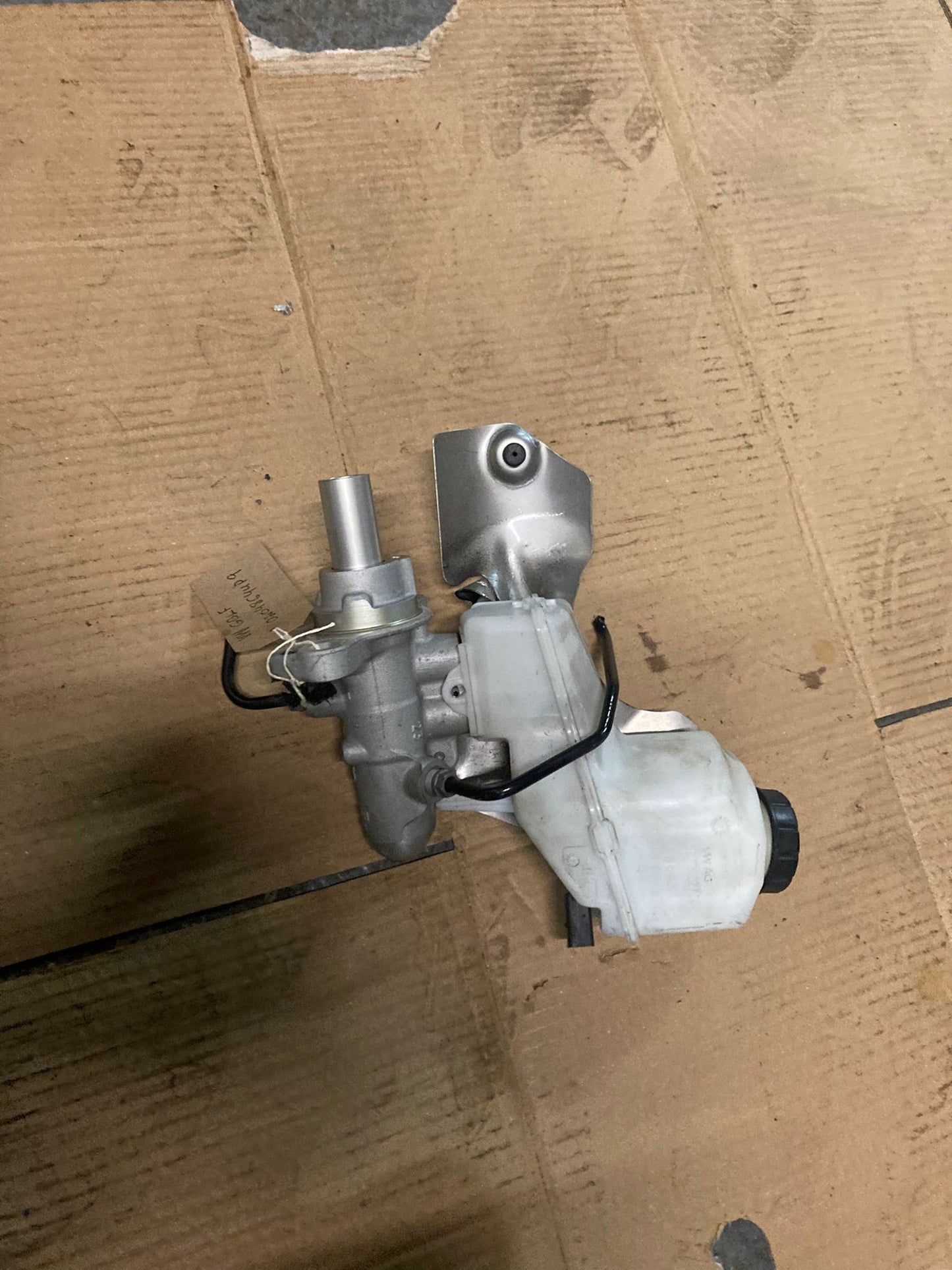 VW GOLF MK8 TSI BRAKE MASTER CYLINDER & RESERVOIR GENUINE 19-24 02048644P9 AN AG