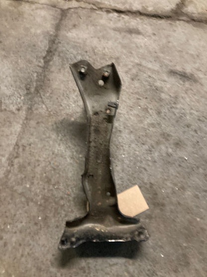 Audi A3 8V 2013-2016 Driver Side Front Wing Mounting Bracket 8V0821184