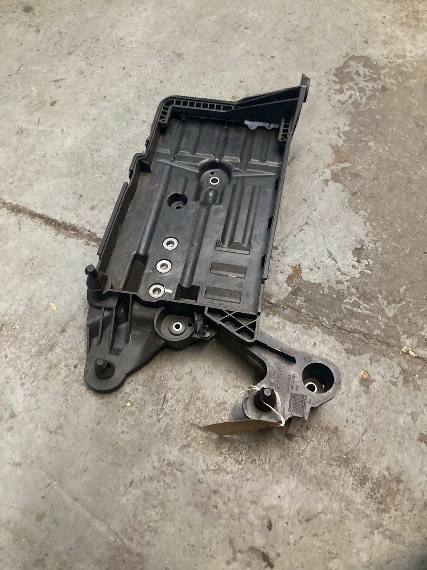 VW Golf MK7 MK7.5 2012-2019 Battery Tray Holder Support 5Q0915321K