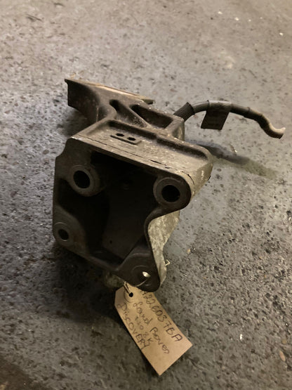 Land Rover Discovery L319 2010-13 RH Engine Mount Bracket AH226037BA
