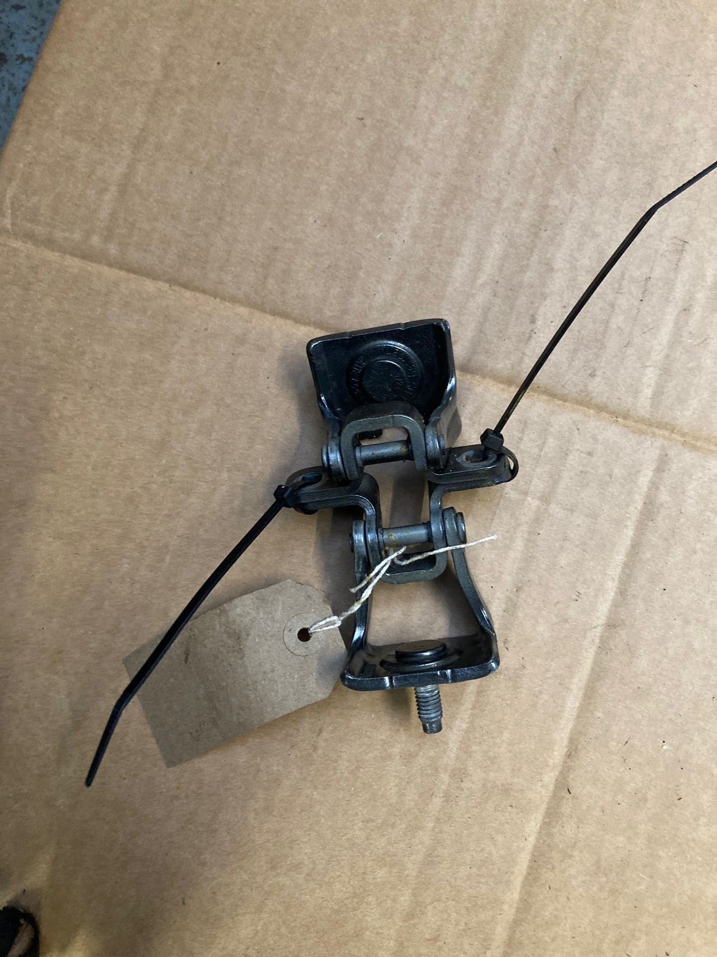 Skoda Kamiq 2024 SUV 4/5dr Tailgate Hinge V038329