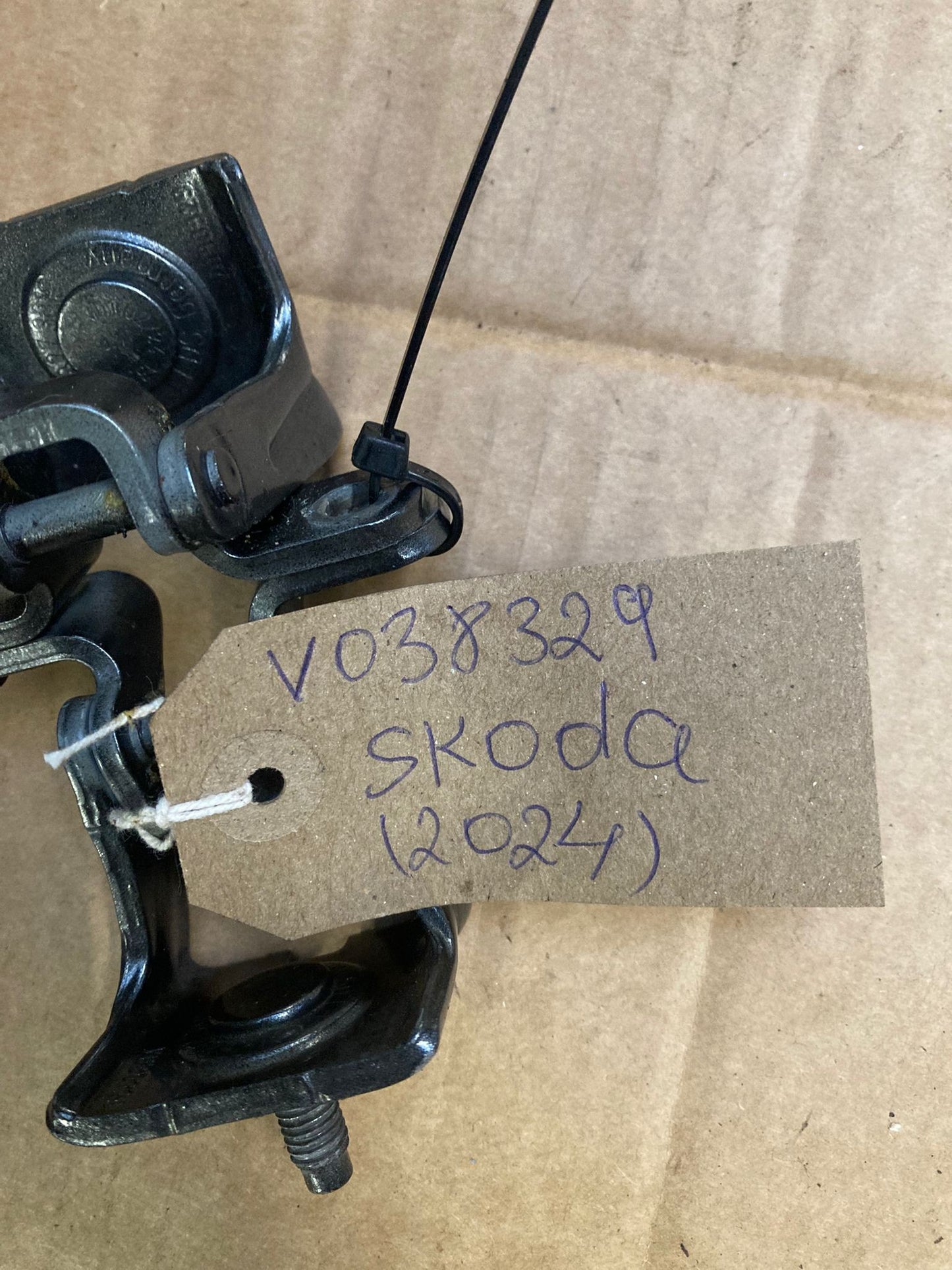 Skoda Kamiq 2024 SUV 4/5dr Tailgate Hinge V038329