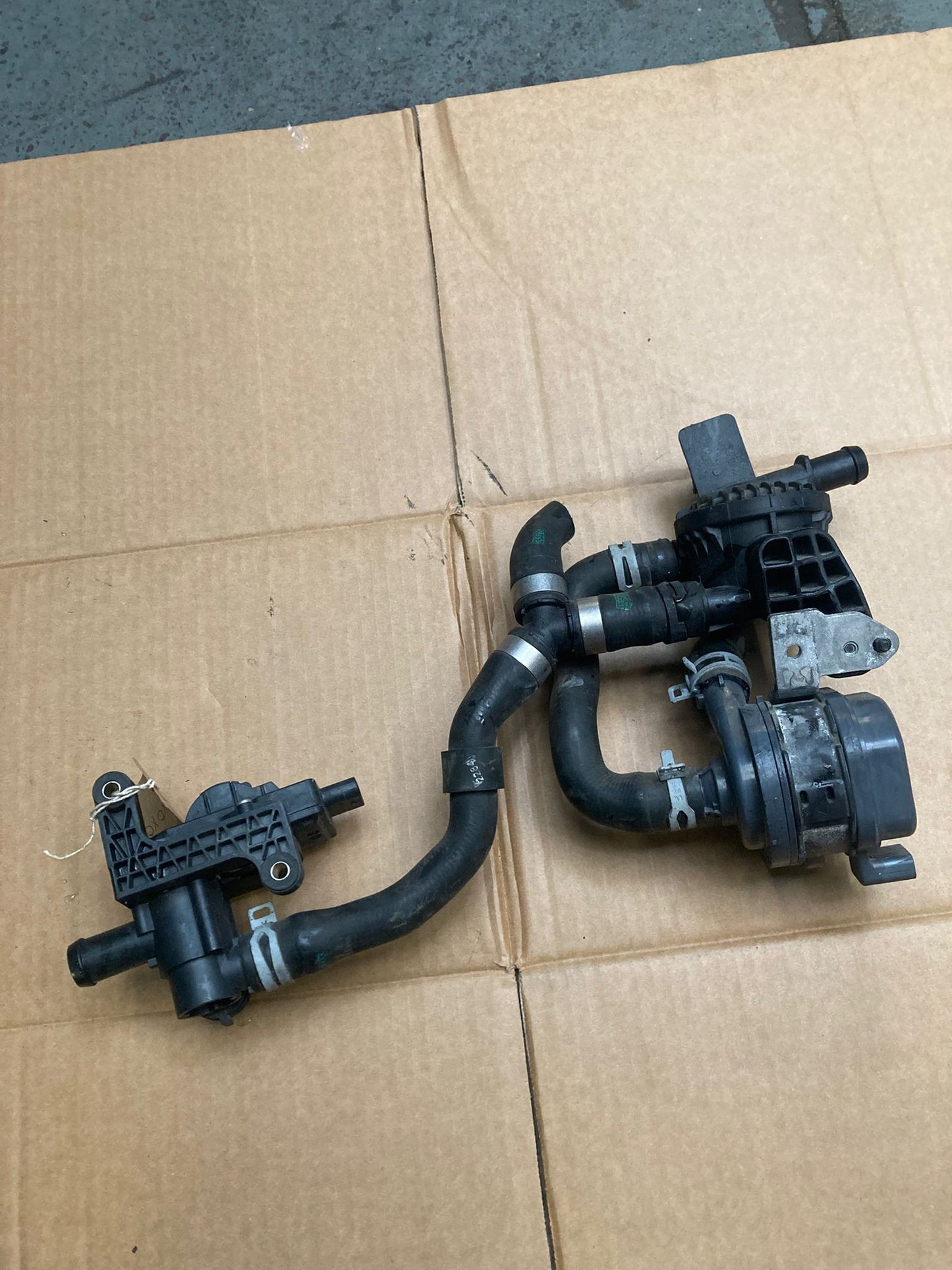 Volvo V60 MK2 2022 Water Cooler Valve 32249863