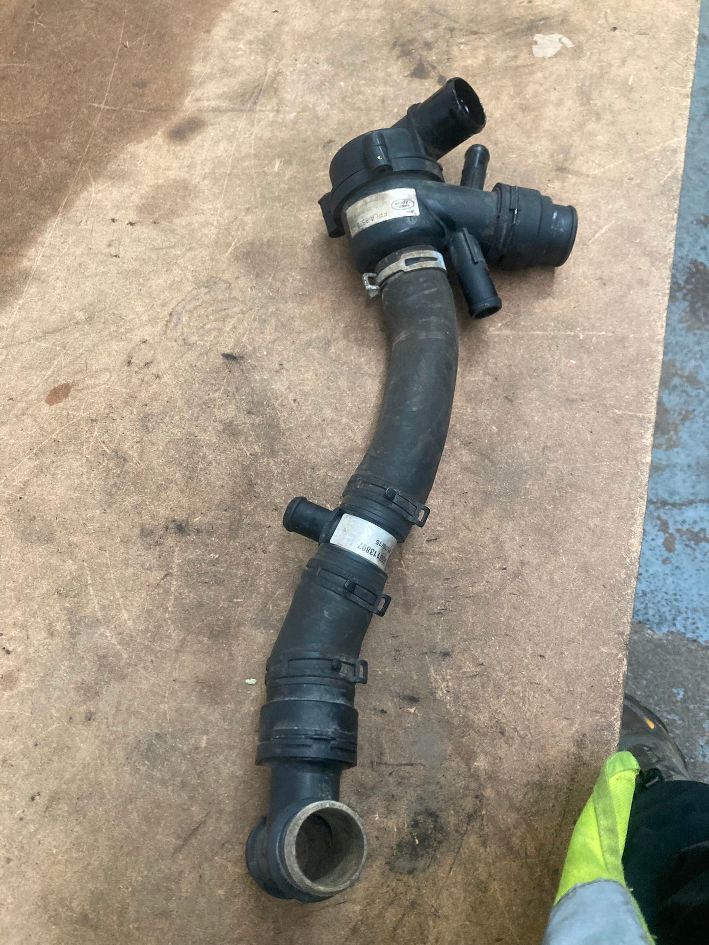 Range Rover Sport L494 & Vogue L405 Thermostat Housing FPLA8575CB