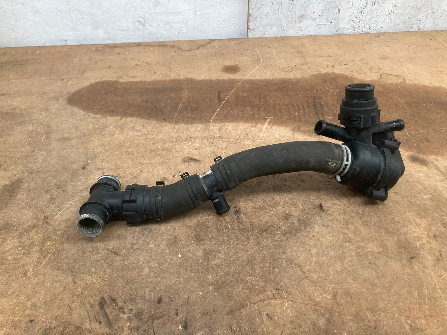 Range Rover Sport L494 & Vogue L405 Thermostat Housing FPLA8575CB