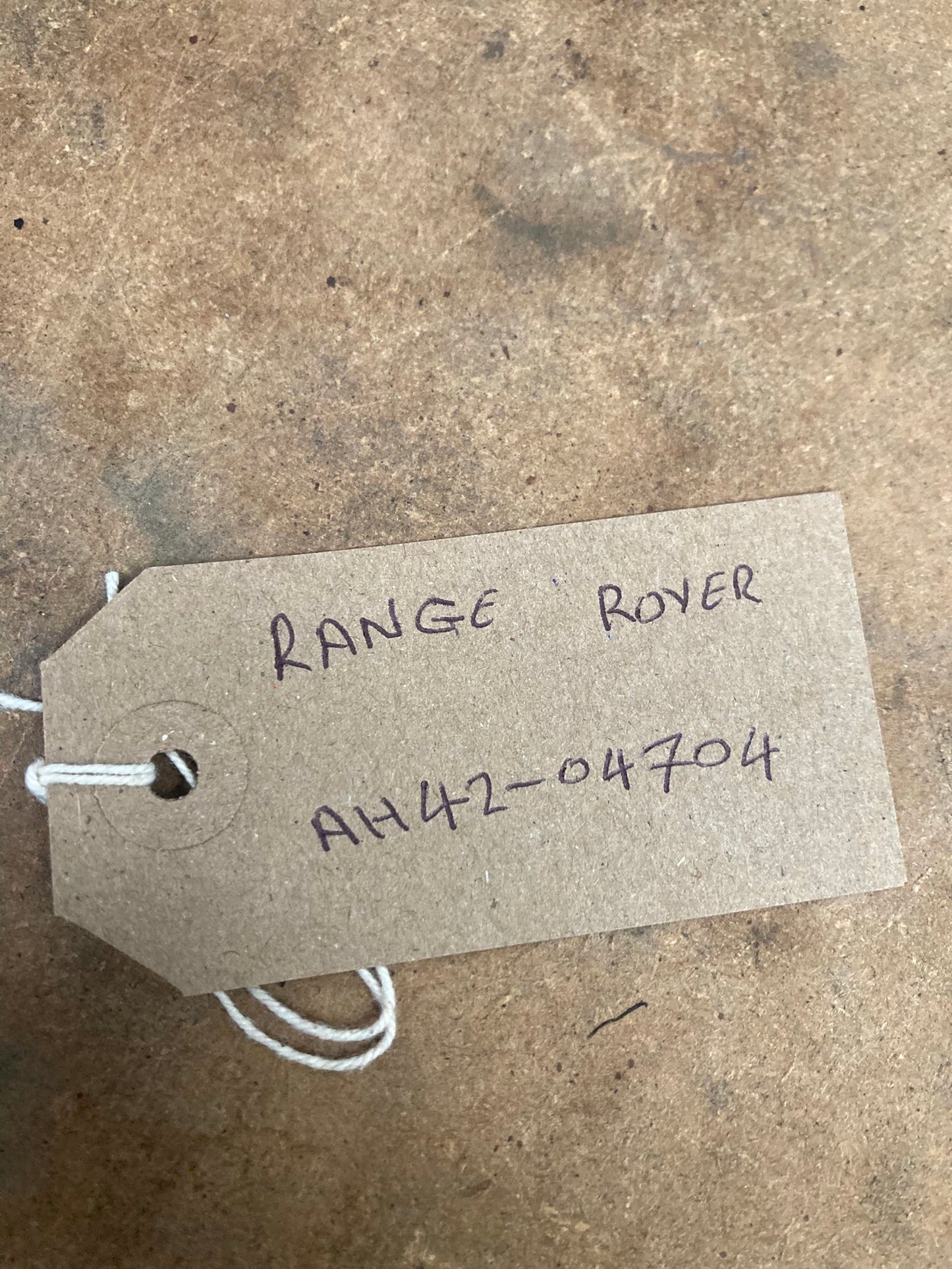 Range Rover L322 Vogue Console Storage Bin w/ USB iPod 12V Socket AH4204704