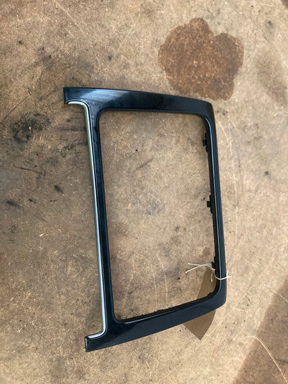 VW POLO 6R (2010-16) STEREO SURROUND TRIM 6R0858069