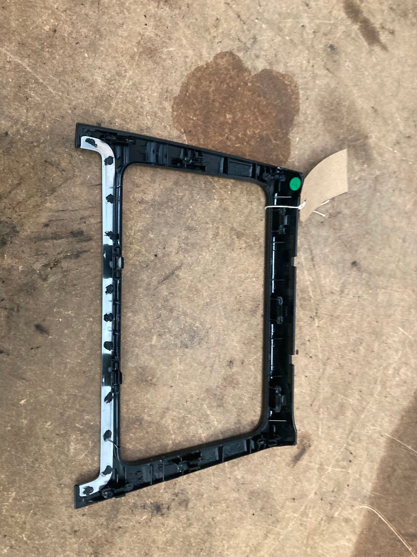 VW POLO 6R (2010-16) STEREO SURROUND TRIM 6R0858069