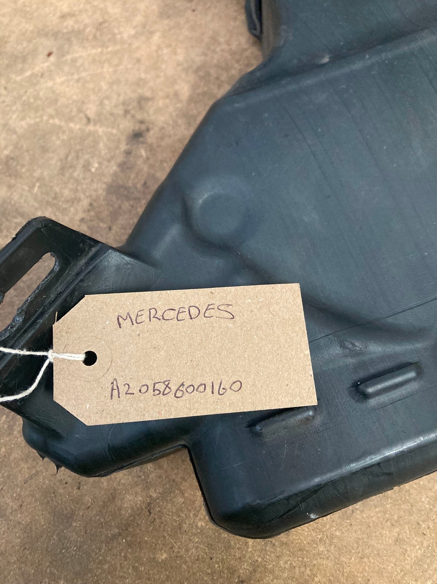 Mercedes C-Class W205 windscreen washer fluid tank A20558600160