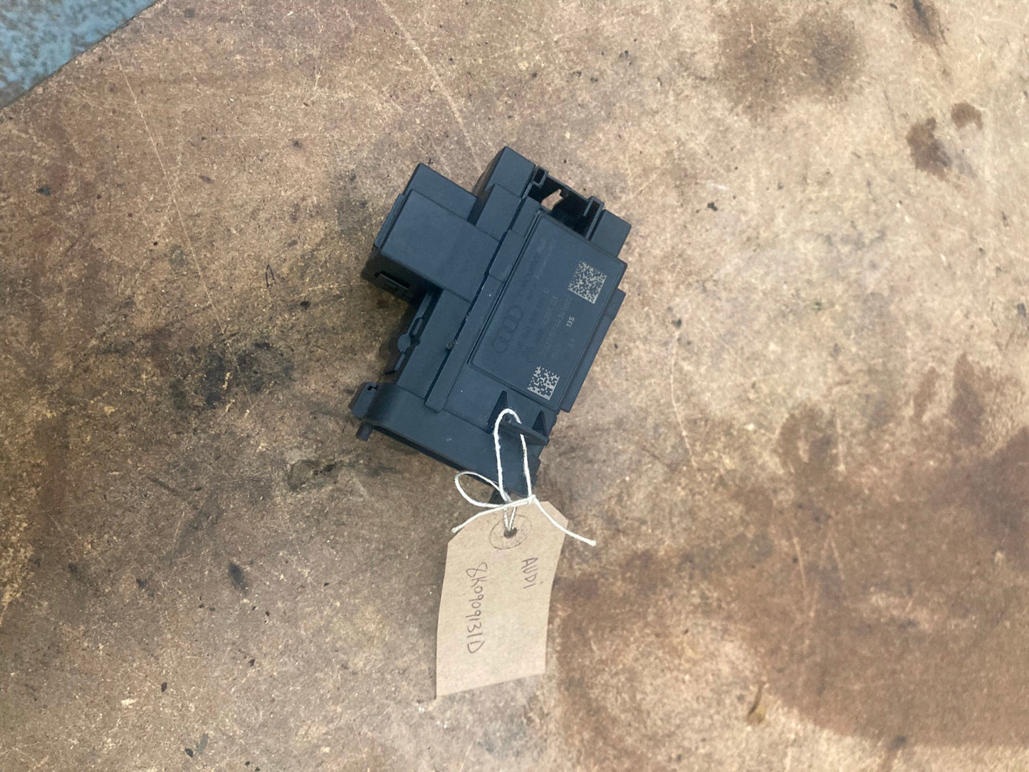 Audi A4 B8 A5 Q5 Ignition Switch Barrel & Key 8K0909131D 2008-17